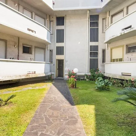 Spazioso A 5 Minuti A Piedi Dal Mare Apartment Massa (Tuscany)